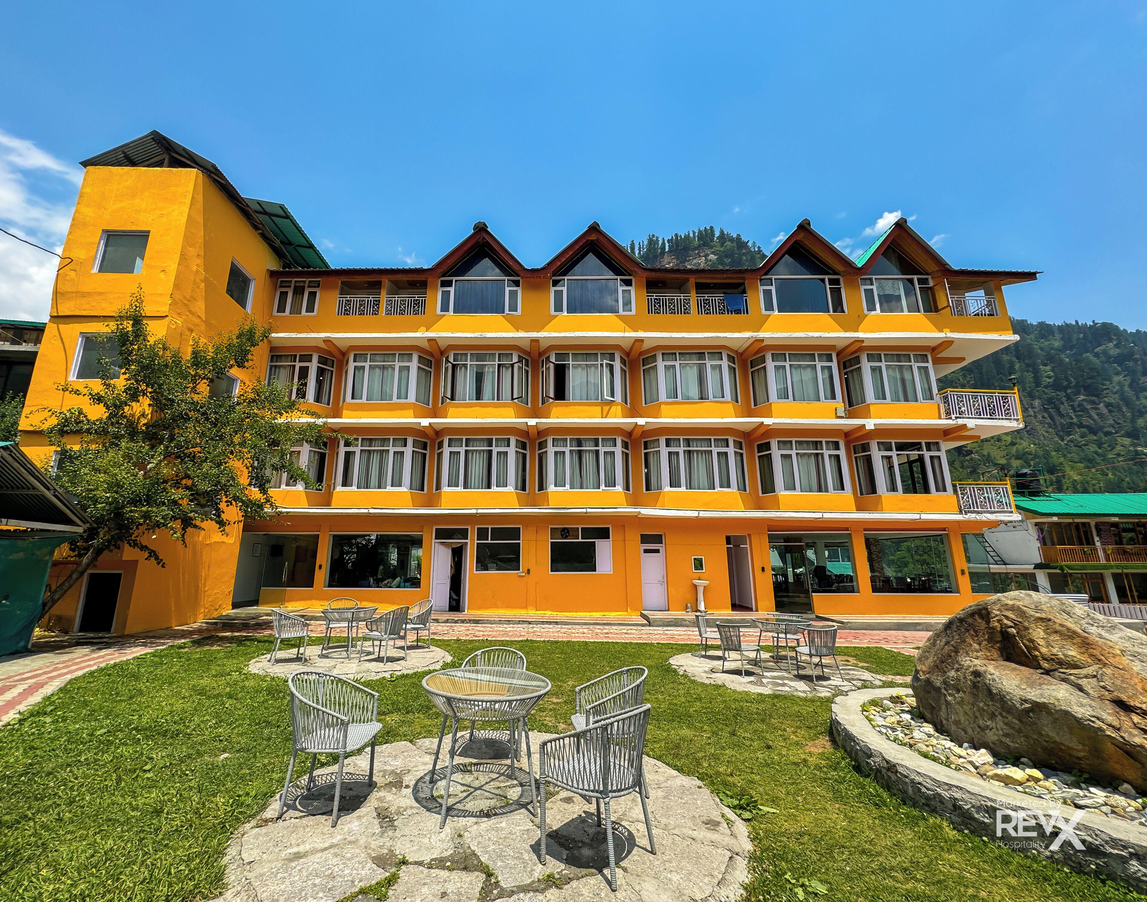 Shanag Inn Resort - Manali (Himachal Pradesh) — Photos 1
